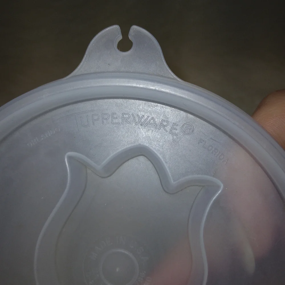 TUPPERWARE Seal Lids for Jel N Serve Mold, tulips pattern, excellent condition